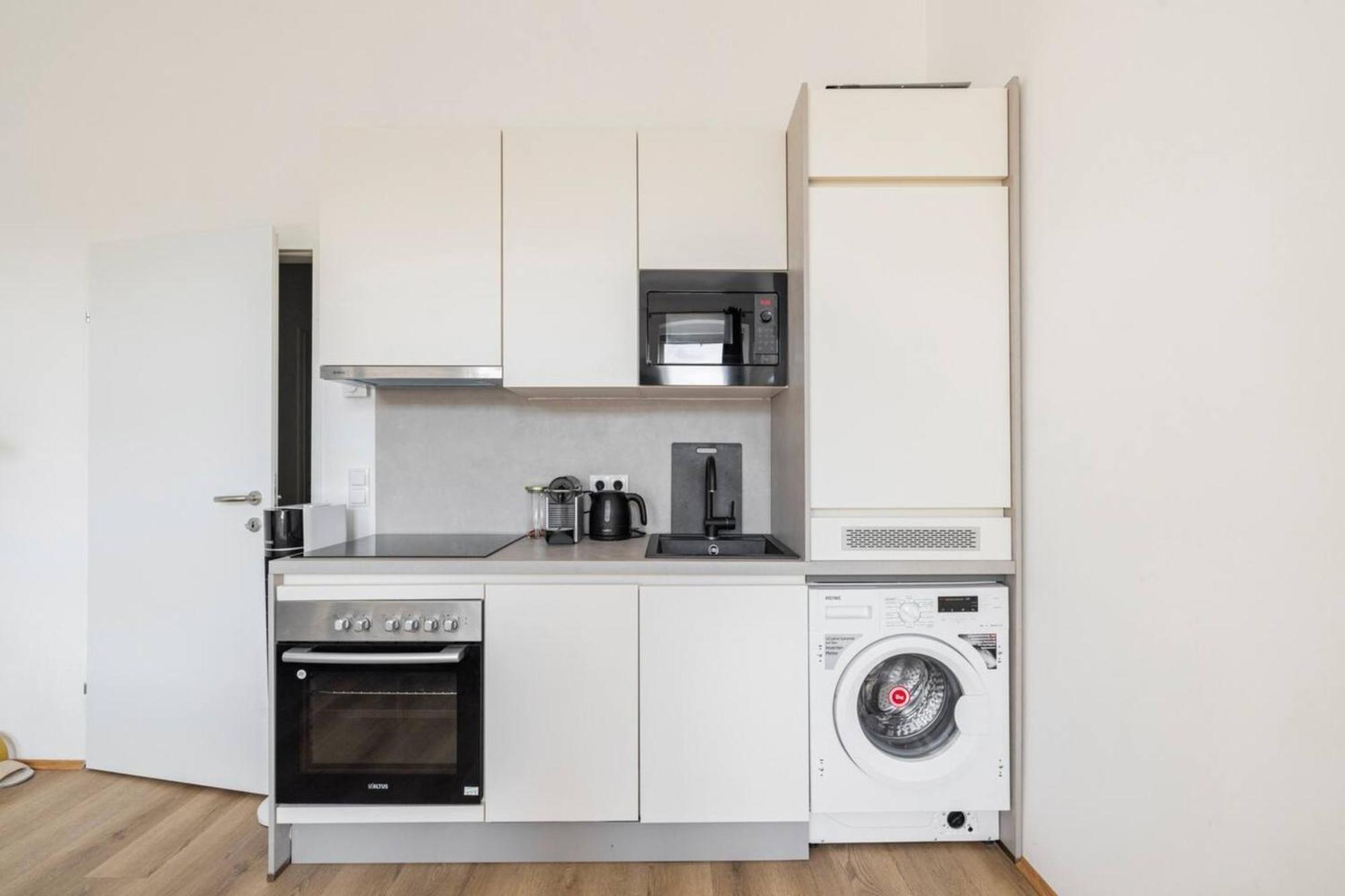 Apartment Near Schoenbrunn & Metro Wiedeń Zewnętrze zdjęcie